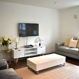 2 Bed In Southwark Apartment London