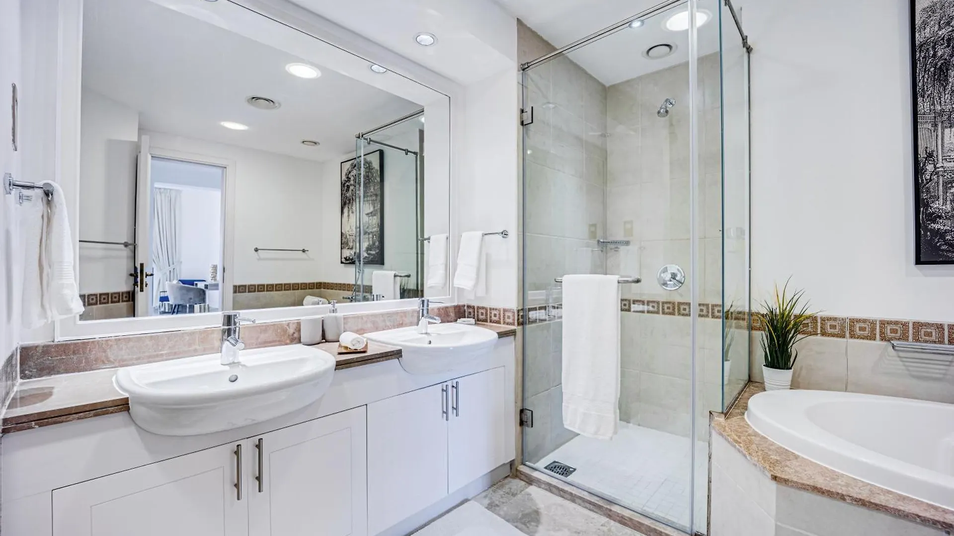 Apartment South & North Residence Palm Jumeirah Dubai